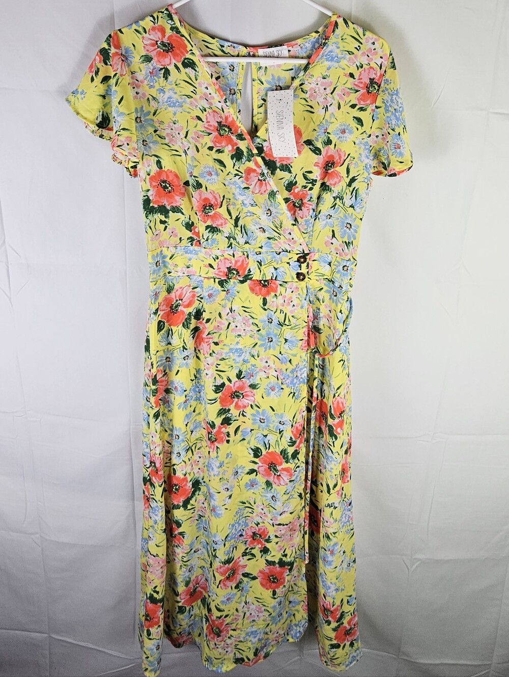 NWT Sienna Sky Floral Sundress Womens L Garden Girl Vacation Casual Going Out
